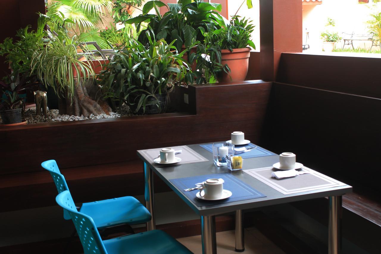 All Days Inn And Out San Salvador Esterno foto