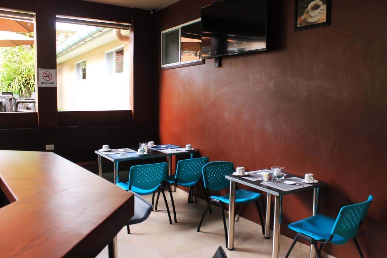 All Days Inn And Out San Salvador Esterno foto