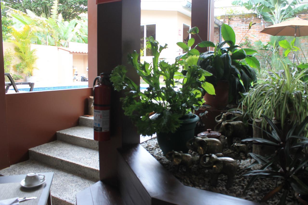 All Days Inn And Out San Salvador Esterno foto