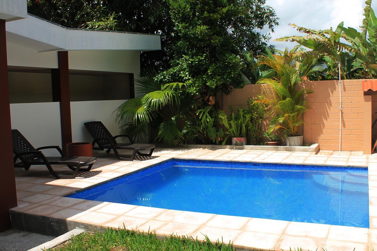 All Days Inn And Out San Salvador Esterno foto