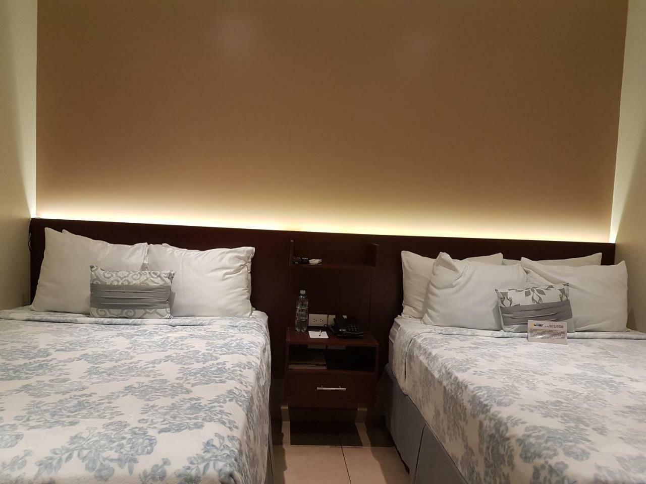 All Days Inn And Out San Salvador Esterno foto