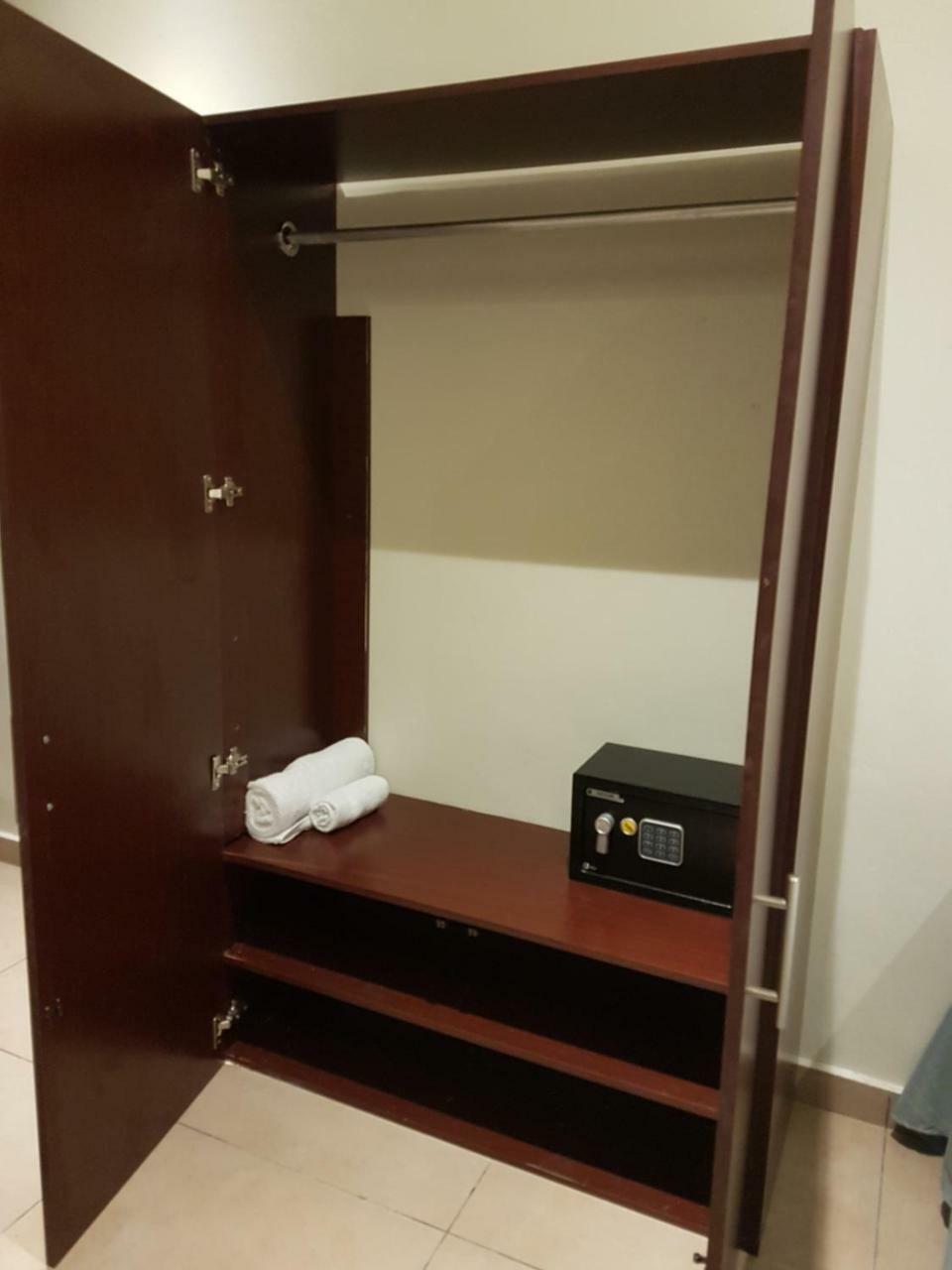 All Days Inn And Out San Salvador Esterno foto